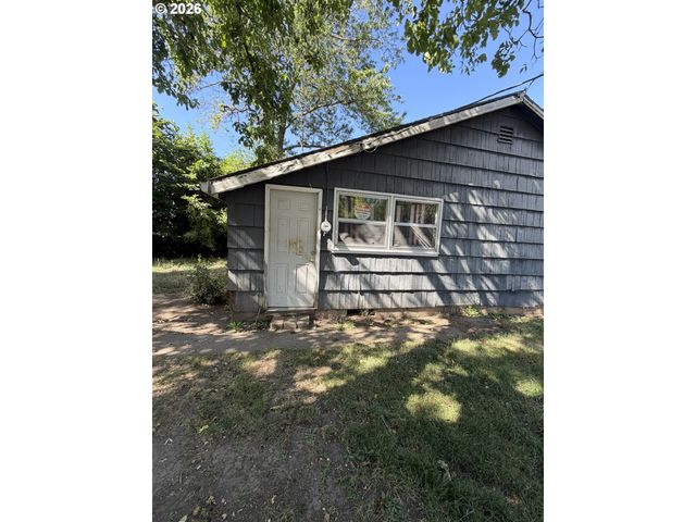 8707 N WOOLSEY Ave, Portland, OR 97203