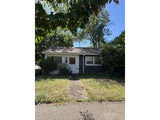 8707 N WOOLSEY Ave, Portland, OR 97203