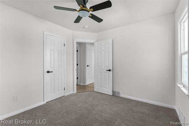 15000 Stansbury Street, Detroit, MI 48227