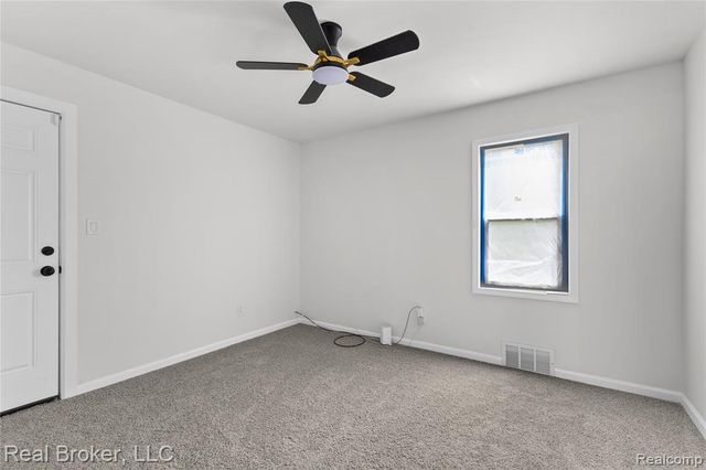 15000 Stansbury Street, Detroit, MI 48227