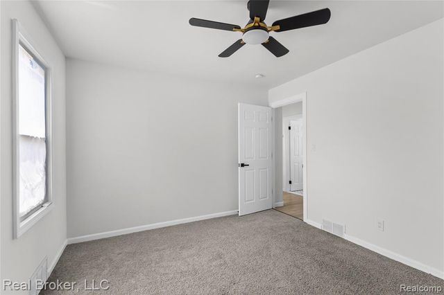 15000 Stansbury Street, Detroit, MI 48227