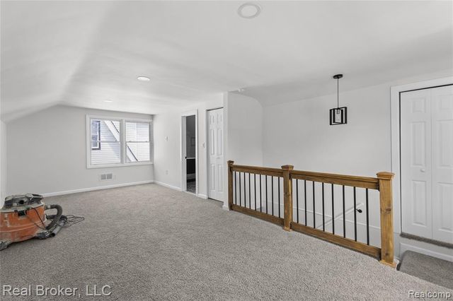 15000 Stansbury Street, Detroit, MI 48227