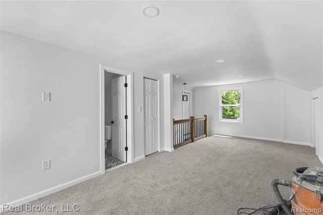 15000 Stansbury Street, Detroit, MI 48227