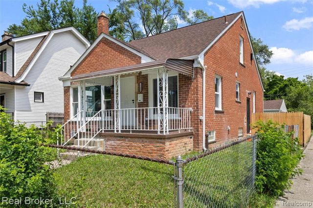 15000 Stansbury Street, Detroit, MI 48227