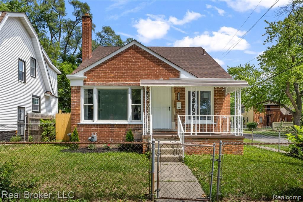 15000 Stansbury Street, Detroit, MI 48227