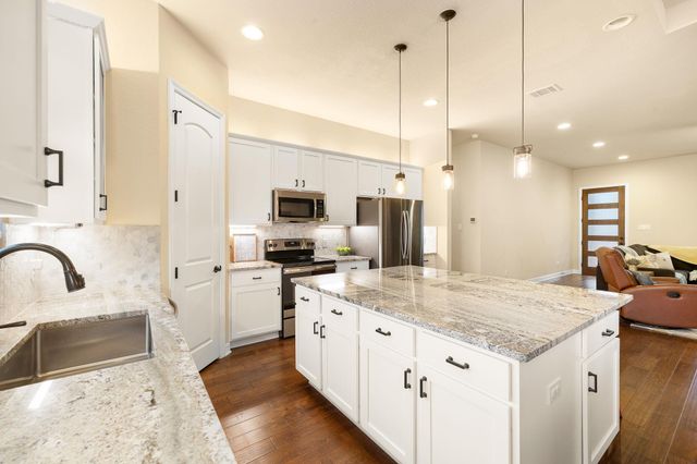 103 Kendall DR, Spicewood, TX 78669