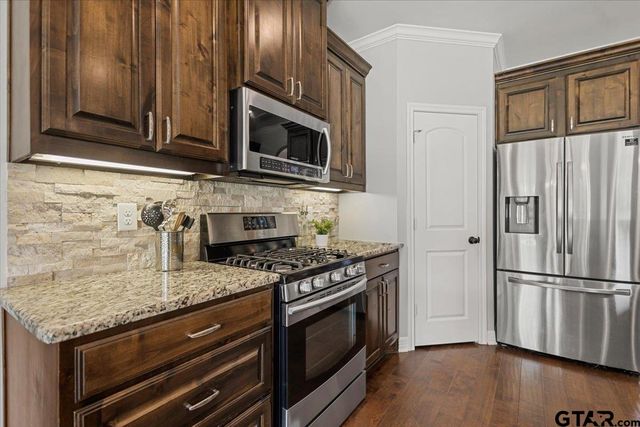 19623 Dove Ridge Dr., Lindale, TX 75771