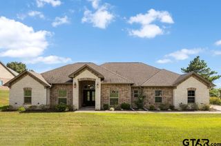 19623 Dove Ridge Dr., Lindale, TX 75771