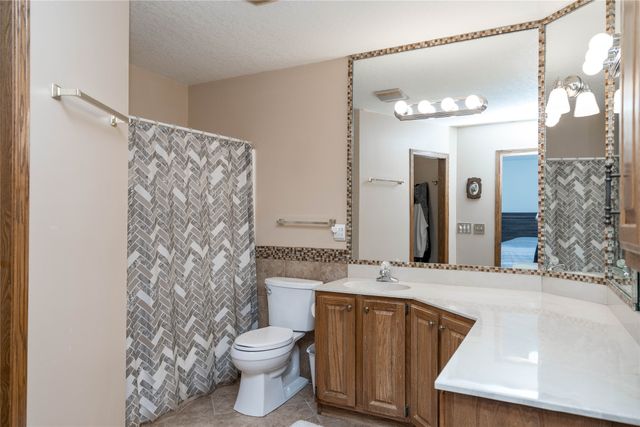 5408 Cody Drive, West Des Moines, IA 50266