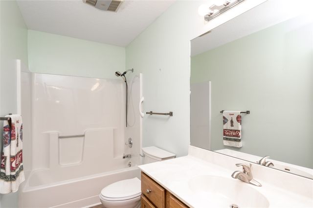 5408 Cody Drive, West Des Moines, IA 50266