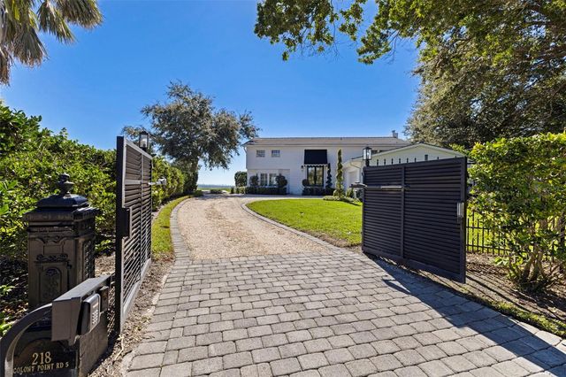 218 COLONY POINT ROAD S, St Petersburg, FL 33705