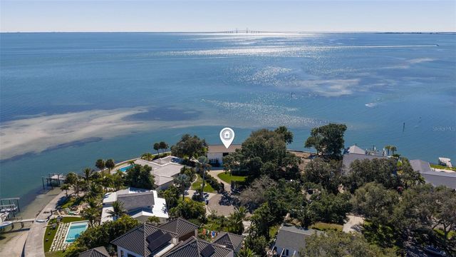 218 COLONY POINT ROAD S, St Petersburg, FL 33705