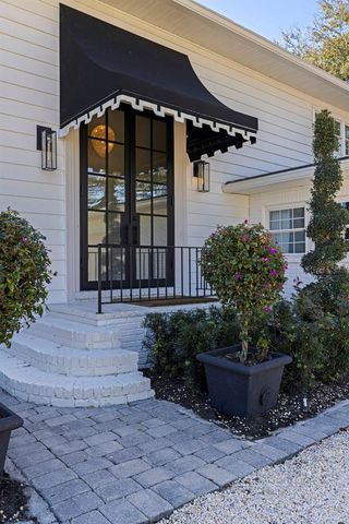 218 COLONY POINT ROAD S, St Petersburg, FL 33705