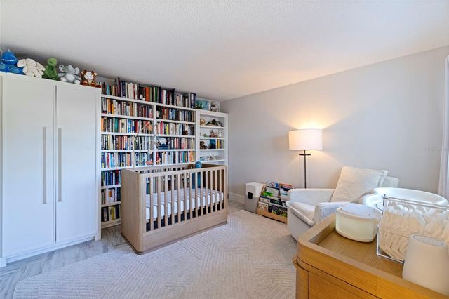 218 COLONY POINT ROAD S, St Petersburg, FL 33705