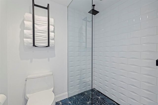 218 COLONY POINT ROAD S, St Petersburg, FL 33705