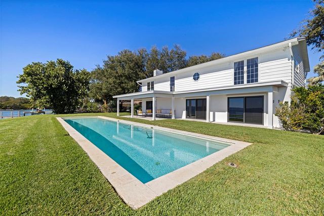 218 COLONY POINT ROAD S, St Petersburg, FL 33705