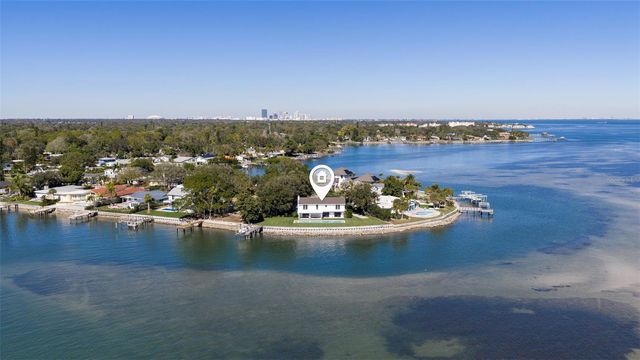 218 COLONY POINT ROAD S, St Petersburg, FL 33705