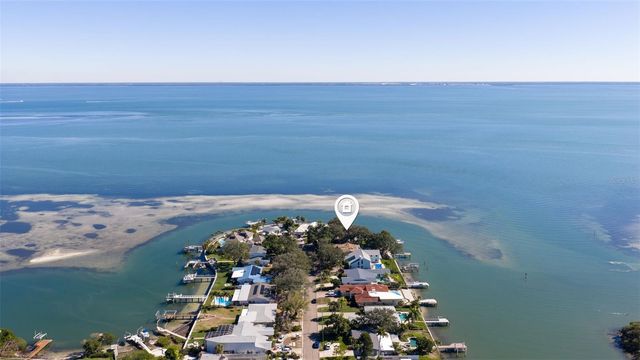 218 COLONY POINT ROAD S, St Petersburg, FL 33705