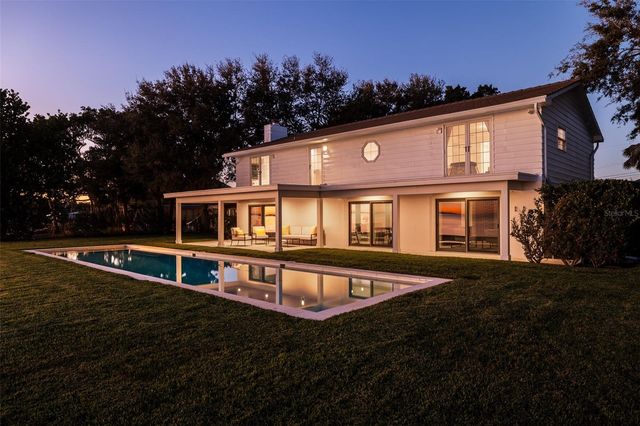 218 COLONY POINT ROAD S, St Petersburg, FL 33705