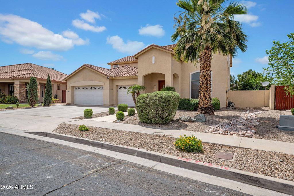 7604 N 87TH Drive, Glendale, AZ 85305 — photo 2