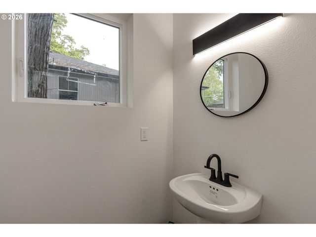 4805 Se INA Ave, Milwaukie, OR 97267