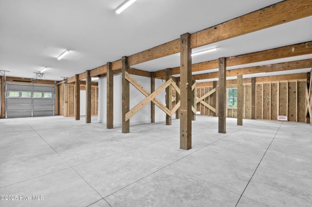 402 Harrison Court, Sneads Ferry, NC 28460