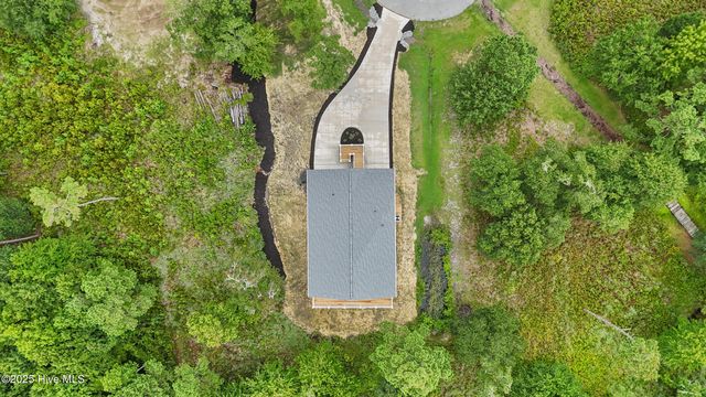 402 Harrison Court, Sneads Ferry, NC 28460