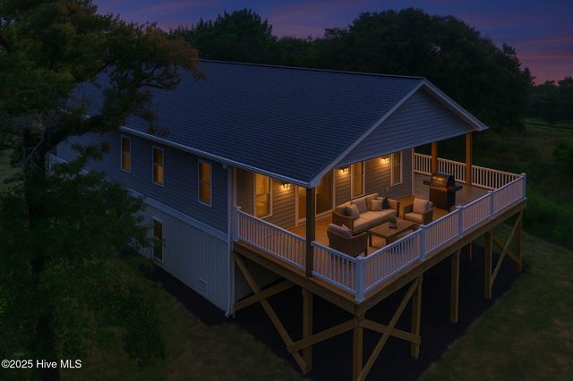 402 Harrison Court, Sneads Ferry, NC 28460