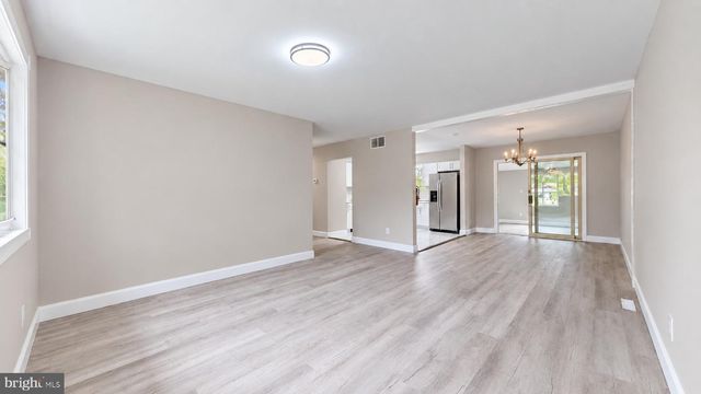 214 1ST AVE, Lindenwold, NJ 08021