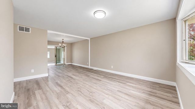 214 1ST AVE, Lindenwold, NJ 08021