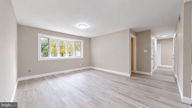 214 1ST AVE, Lindenwold, NJ 08021