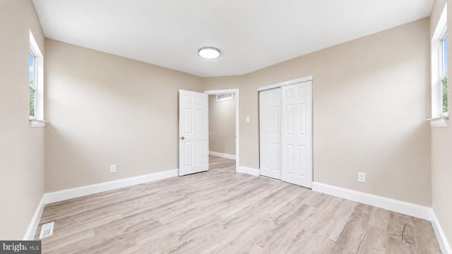 214 1ST AVE, Lindenwold, NJ 08021