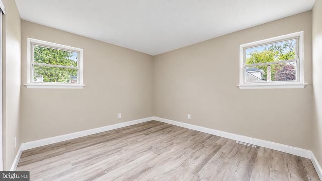 214 1ST AVE, Lindenwold, NJ 08021