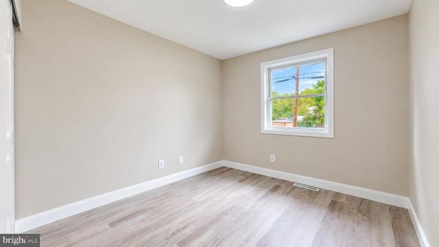 214 1ST AVE, Lindenwold, NJ 08021