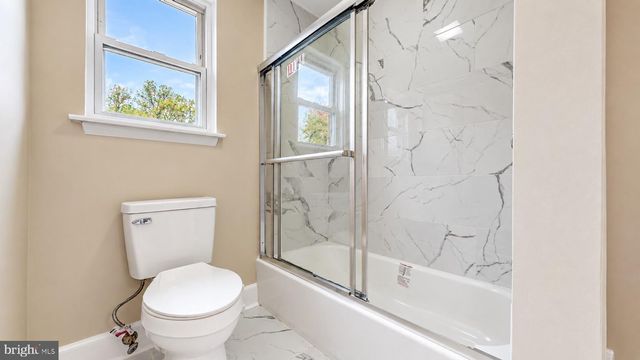 214 1ST AVE, Lindenwold, NJ 08021