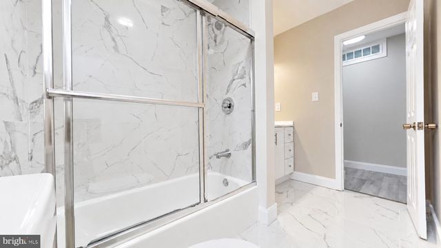214 1ST AVE, Lindenwold, NJ 08021
