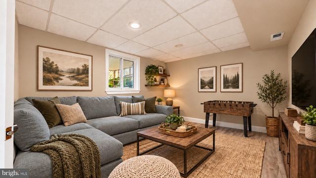 214 1ST AVE, Lindenwold, NJ 08021