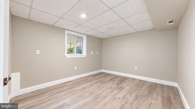 214 1ST AVE, Lindenwold, NJ 08021