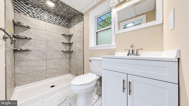 214 1ST AVE, Lindenwold, NJ 08021