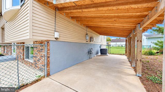 214 1ST AVE, Lindenwold, NJ 08021