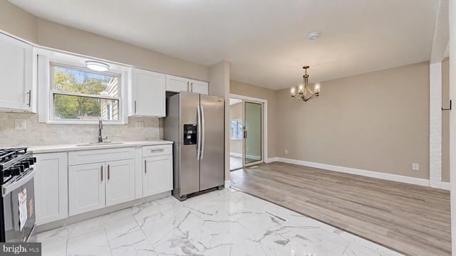 214 1ST AVE, Lindenwold, NJ 08021