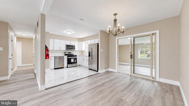 214 1ST AVE, Lindenwold, NJ 08021