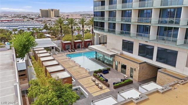 4381 West Flamingo Road 822, Las Vegas, NV 89103
