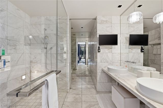 4381 West Flamingo Road 822, Las Vegas, NV 89103