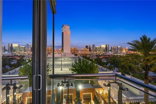 4381 West Flamingo Road 822, Las Vegas, NV 89103