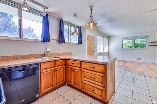 1219 E KENSINGTON AVE, Salt Lake City, UT 84105