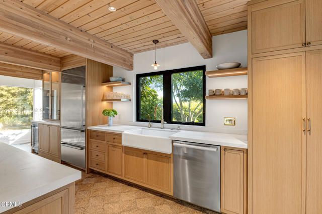 1015 W El Roblar Drive, Ojai, CA 93023