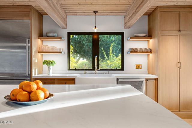 1015 W El Roblar Drive, Ojai, CA 93023