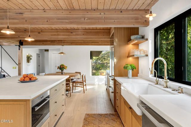 1015 W El Roblar Drive, Ojai, CA 93023