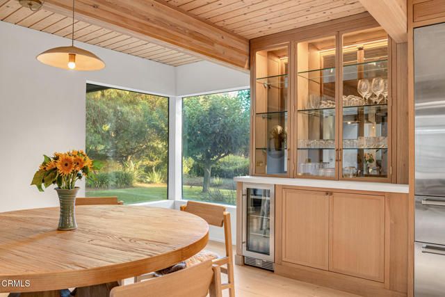 1015 W El Roblar Drive, Ojai, CA 93023